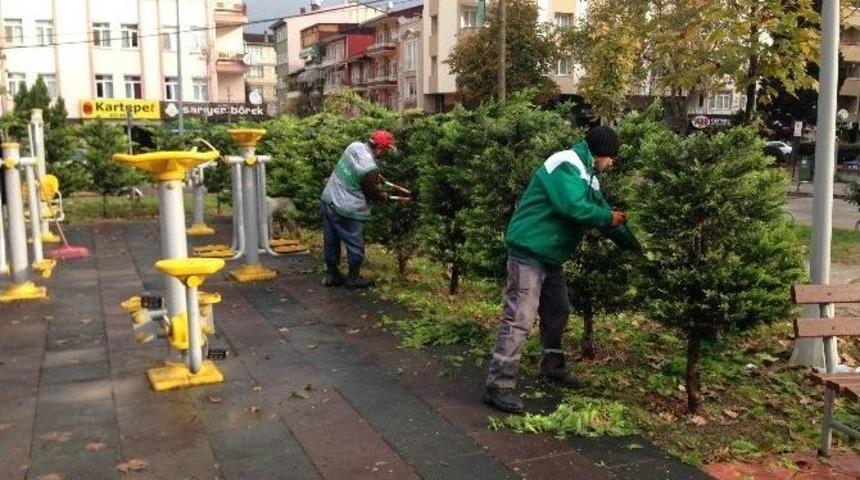 İzmit&rsquo;te Parklar Elden Ge&ccedil;iriliyor