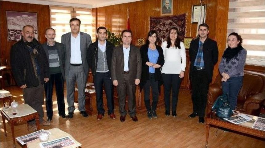 İhd&rsquo;den Hakkari Belediyesi&rsquo;ne Ziyaret
