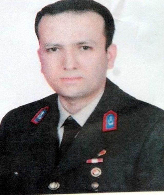 İntihar Eden Astsubay &Uuml;st&ccedil;avuş, Niksar da Toprağa Verildi 1