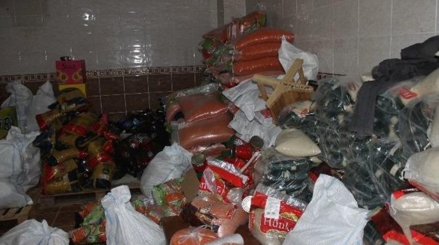 Mardin&rsquo;deki Suriyeli Ailelere Gıda Ve Battaniye Yardımı