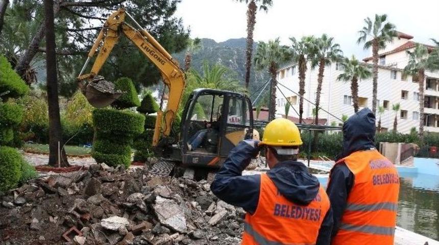 Belediye İ&ccedil;meler&rsquo;de Kamu Alanı İşgaline Son Verdi