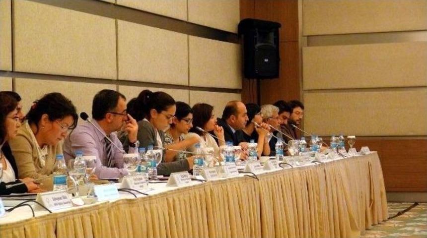 Başkan G&uuml;ven&ccedil;, &ldquo;suriyeli M&uuml;lteciler&rdquo; &Ccedil;alıştayı&rsquo;na Katıldı