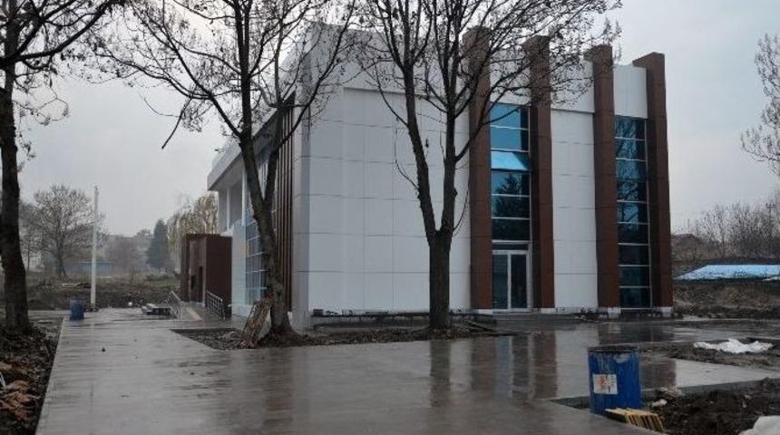 Osmancık Gen&ccedil;lik Merkezi G&uuml;n Sayıyor