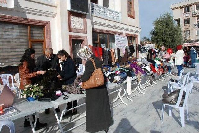 Didim’de Kur’an Kurslarından Merkez Cami Yararına Kermes