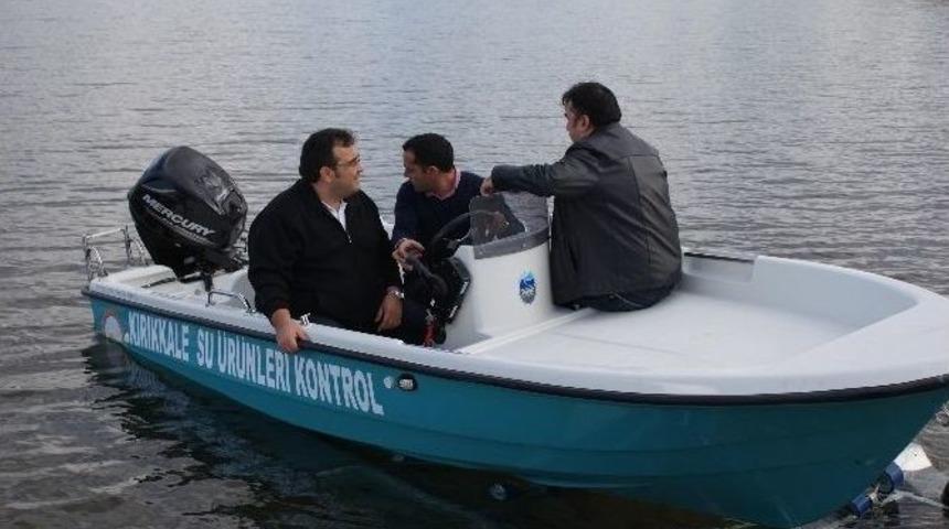 Kırıkkale&rsquo;de Ka&ccedil;ak Balık&ccedil;ılar Tekne İle Takip Edilecek