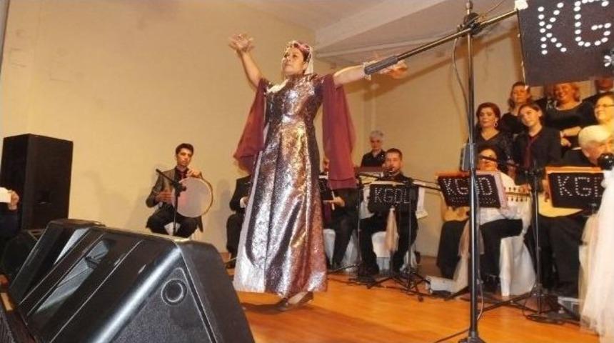 Burhaniye&rsquo;de Kış Konseri Coşturdu