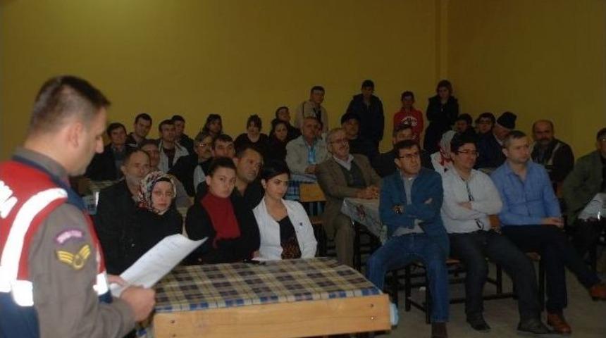 Jandarma K&ouml;yl&uuml;leri Uyuşturucu Madde Bağımlılığı Konusunda Bilgilendirdi