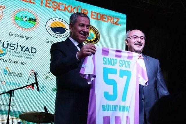 Bülent Arınç’a Sinop’tan Anlamlı Hediye