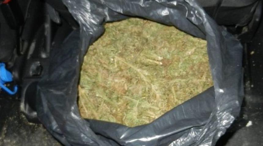 Elazığ Polisi 15 Kilo Uyuşturucu Ele Ge&ccedil;irdi