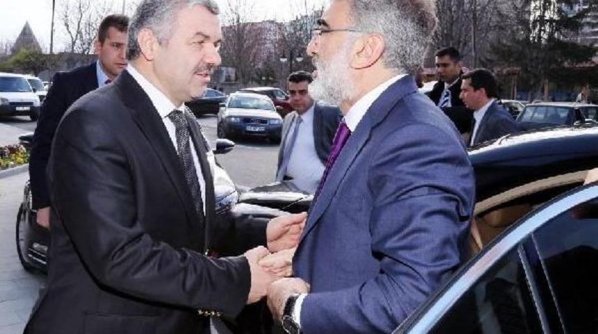 Bakan Yıldız, Kocasinan Belediye Başkanı'ndan Brifing Aldı