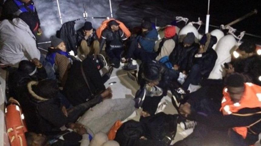 Ege Denizi&rsquo;nde 54 Ka&ccedil;ak G&ouml;&ccedil;men Yakalandı