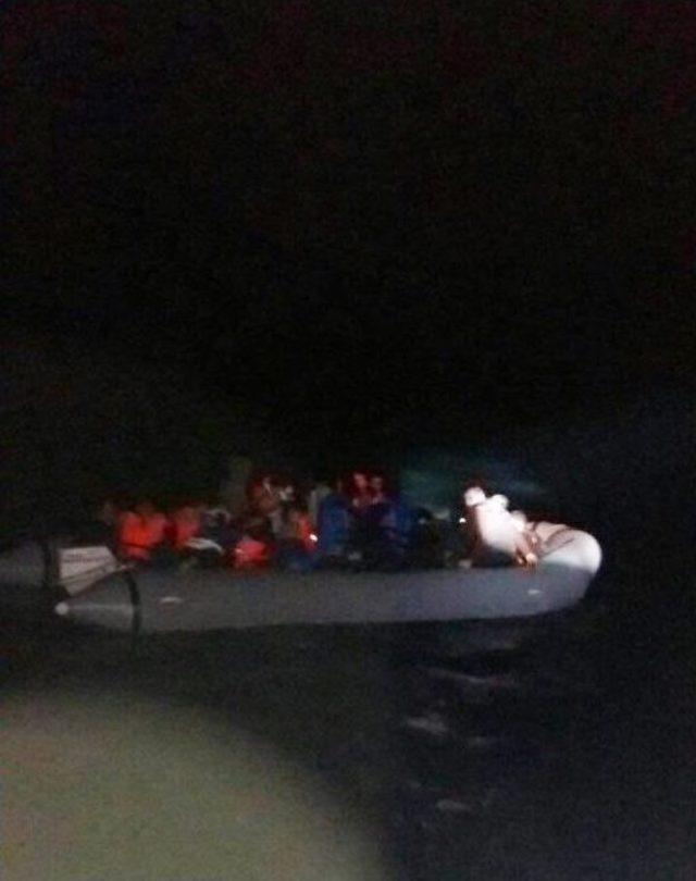 Ege Denizi’nde 54 Kaçak Göçmen Yakalandı