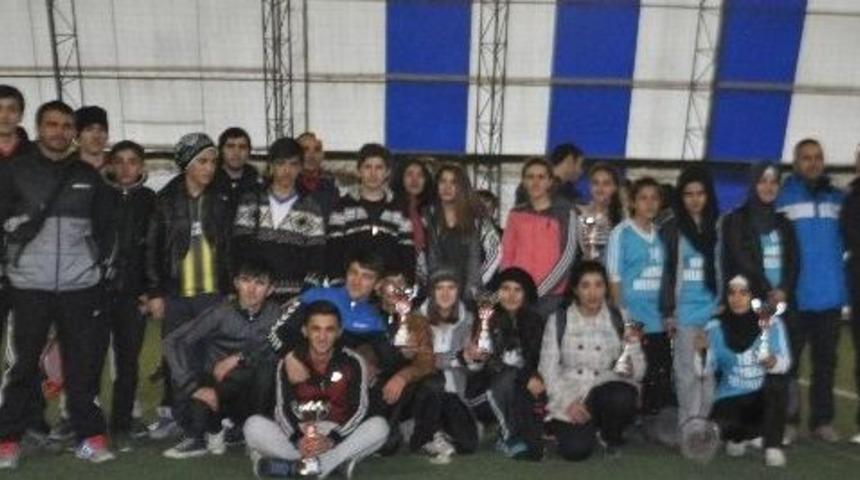 Hakkari&rsquo;de Badmitnot İl Birinciliği Yarışması Yapıldı