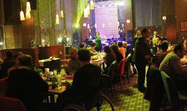 Rescate Hotels&rsquo;de M&uuml;zik Ziyafeti 1