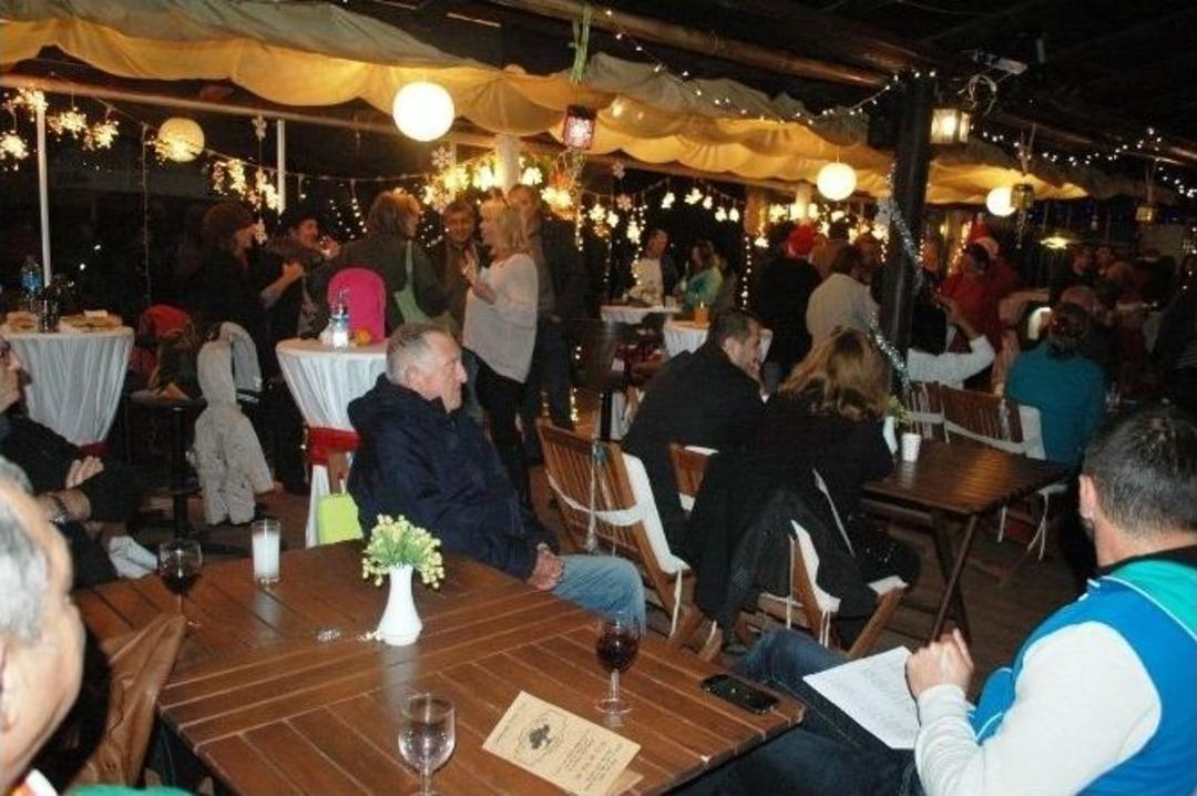 Turistler Yeni Yılı Erken Kutladı