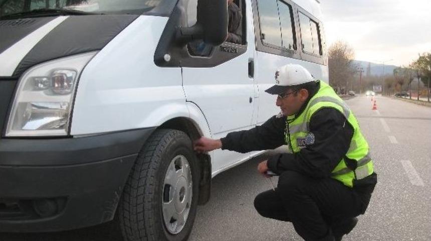 Niksar&rsquo;da Kar Lastiği Denetimi Yapıldı
