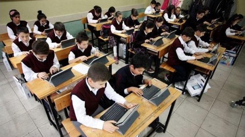 Kocaeli&rsquo;nde Eğitim Alanında &Ouml;rnek Destek