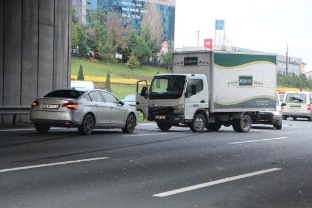 Zincirleme Trafik Kazası: 1 Yaralı