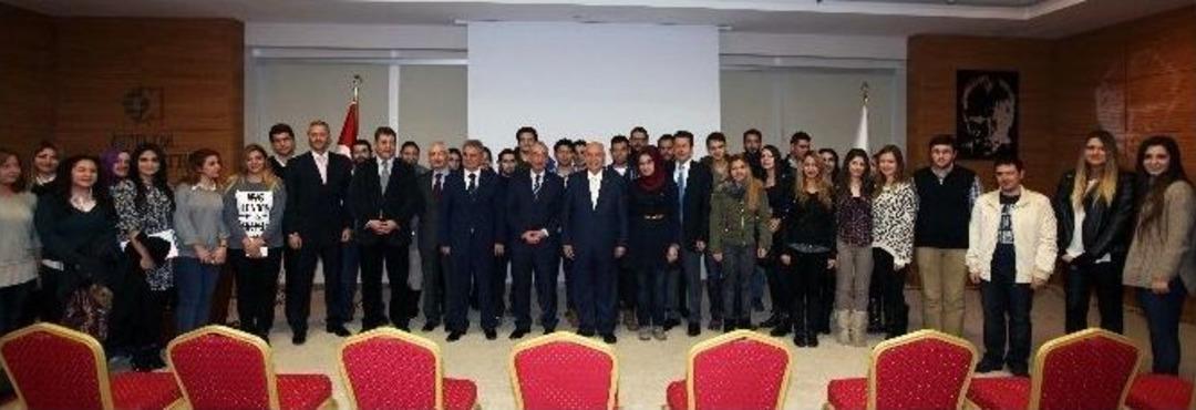 Yaşar&rsquo;dan &Uuml;niversitelilere &ldquo;belediyecilik&rdquo; Dersi