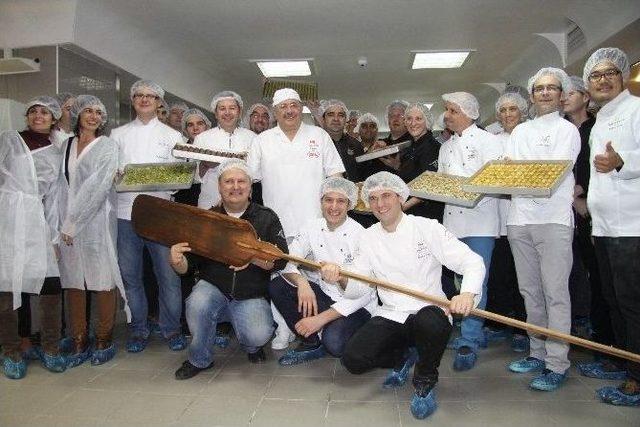 Dünyaca Ünlü Çikolata Şefleri Baklava Açmaya Geldi