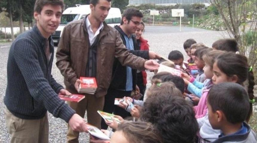 Liselilerden İlk &Ouml;ğretim &Ouml;ğrencilerine Kitap Desteği