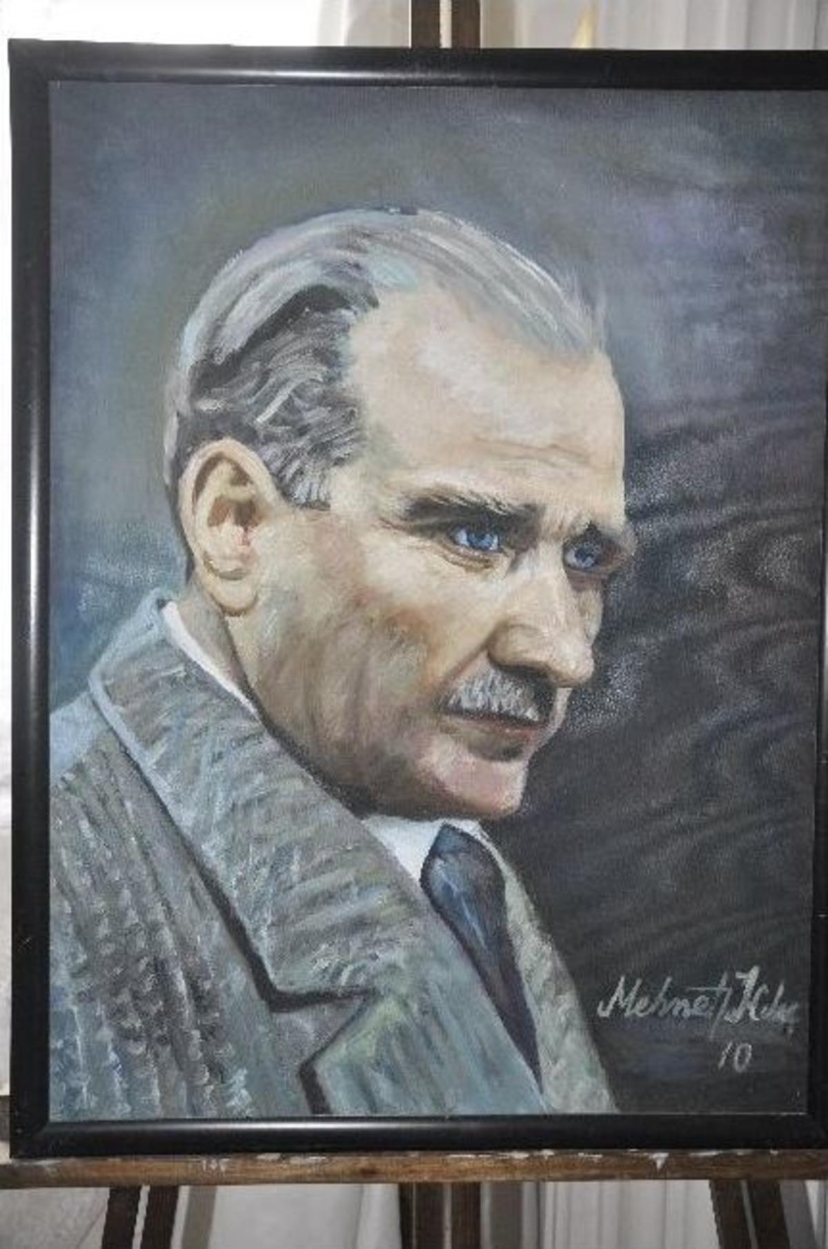 Atat&uuml;rk Sevgisini Tuvale Yansıttı