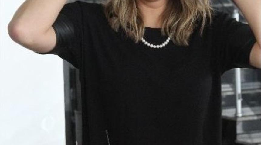 &Uuml;nl&uuml; Sunucu Simge Fıstıkoğlu&rsquo;na, S&uuml;rpriz Doğum G&uuml;n&uuml; Kutlaması