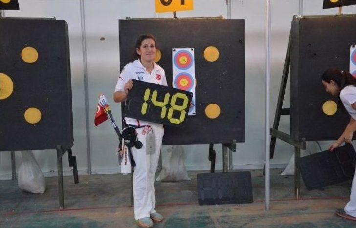 Türkiye Salon Federasyon Kupası Okçuluk Yarışmaları Devam Ediyor G4