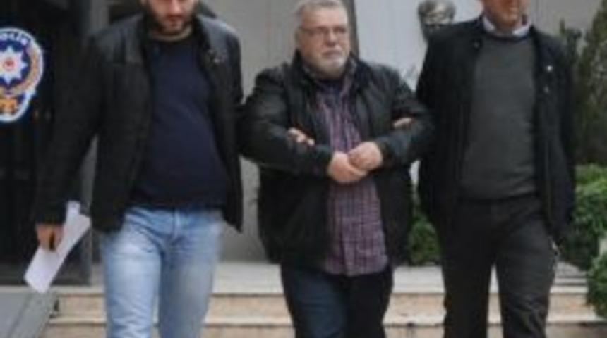 Sahte Profes&ouml;r Sahte Kimlik İle Yakalandı