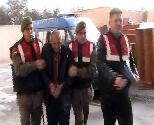 Kardeşini &Ouml;ld&uuml;ren Besici Adliyede 3