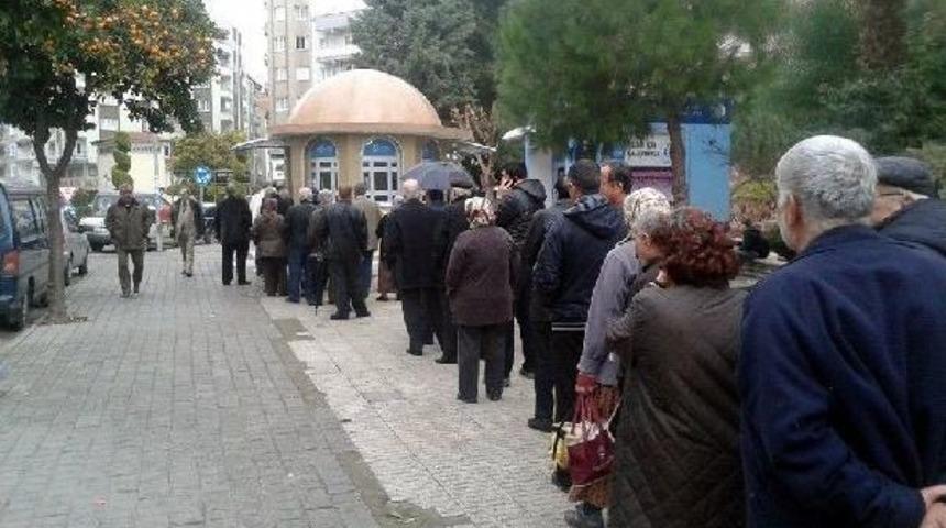 Aydın'da Ucuz Ekmek Kuyruğu