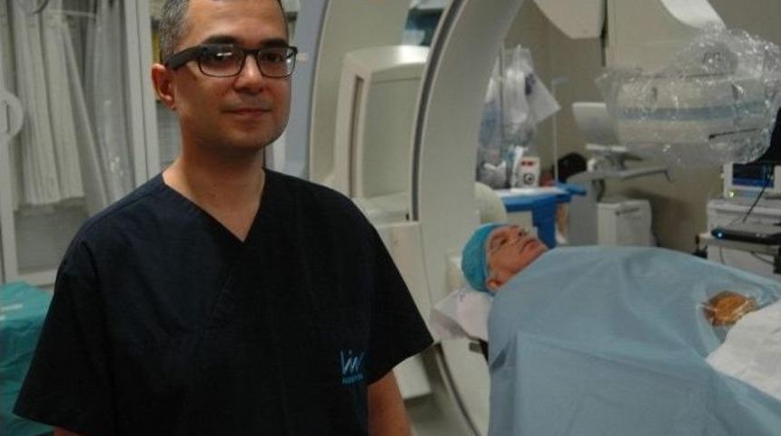 Ameliyatı, G&ouml;zl&uuml;kten İzlediler