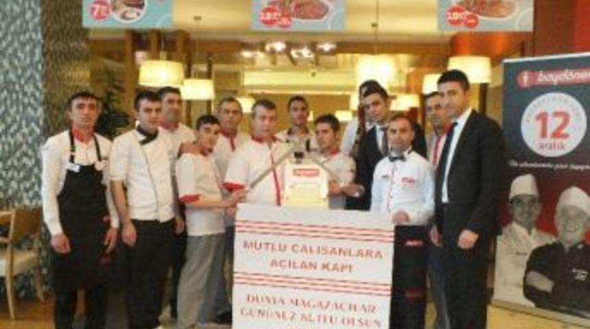 Magazalar G&uuml;n&uuml; Kutlandı