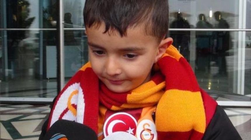 Faciada &Ouml;len Madencinin Oğlu Galatasaraylı Futbolcularla Buluştu