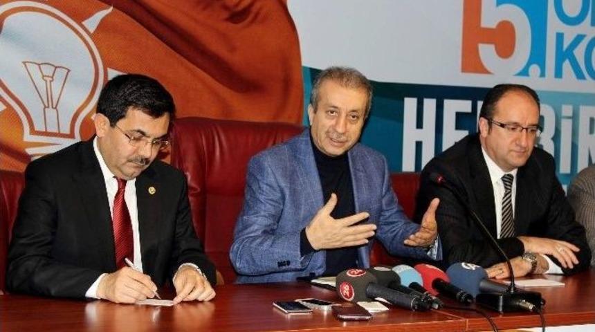 Bakan Eker Parti Teşkilatını Ziyaret Etti