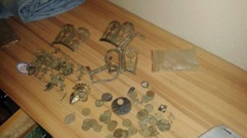 &Ccedil;orlu&rsquo;da Bir Evde &Ccedil;ok Sayıda Tarihi Eser Ele Ge&ccedil;irildi