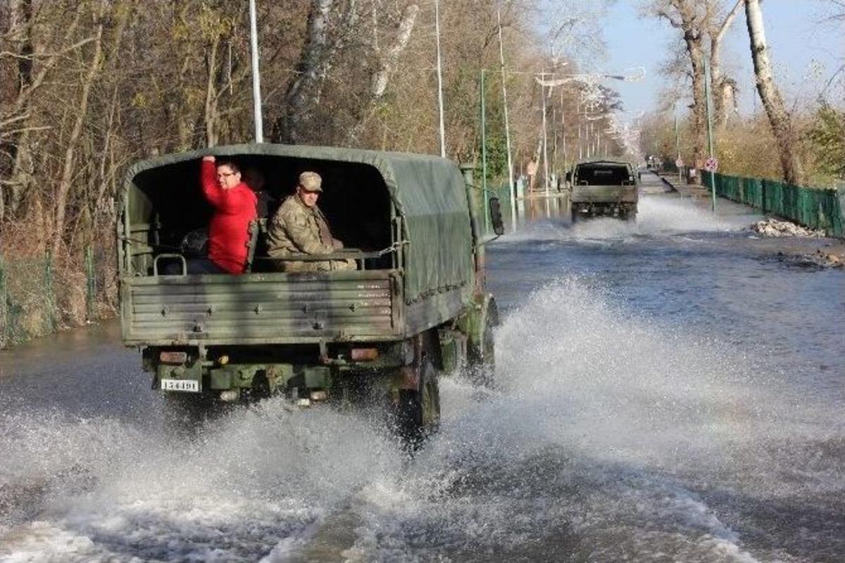 Kızılay&rsquo;dan Selzedelere Yardım Eli