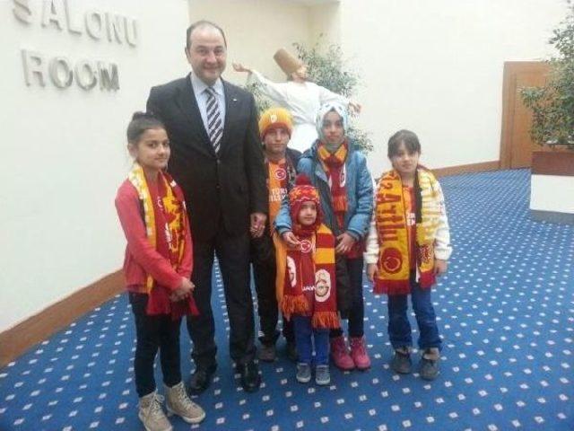 Faciada &Ouml;len Madencinin Oğlu Galatasaraylı Futbolcularla Buluştu (Fotoğraflı) 3