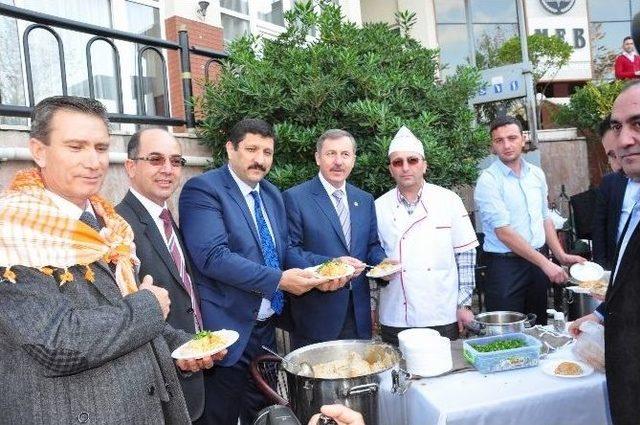 Mevcut Başkan Y&uuml;ksel &Uuml;lker G&uuml;ven Tazeledi 1