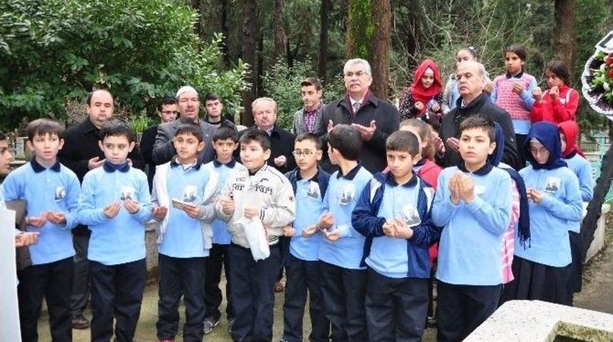 M&uuml;ft&uuml; Alim Efendi Kabri Başında Anıldı