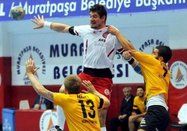 Antalyaspor-Nilüfer Belediyespor: 24-22