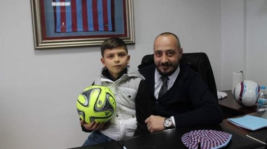Minik &Ouml;ğrenci, &rsquo;cardozo&rsquo; Vaadini Yerine Getirmeye &Ccedil;alışıyor