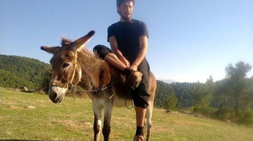 Işid &Ouml;rg&uuml;t&uuml;ne Katılan İmamın K&ouml;y&uuml;nde Şaşkınlık Hakim