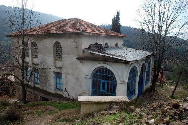 Işid Örgütüne Katılan İmamın Köyünde Şaşkınlık Hakim