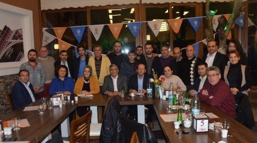 Ak Parti Akhisar İl&ccedil;e Teşkilatı Basınla Buluştu