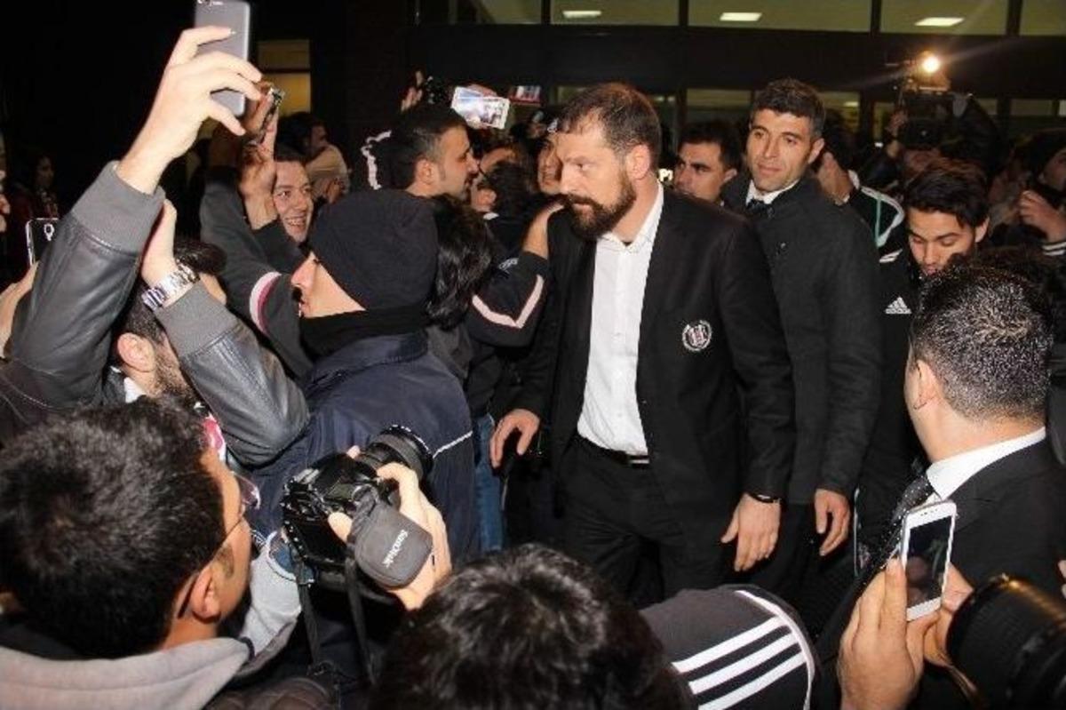 Beşiktaş Kafilesine Coşkulu Karşılama