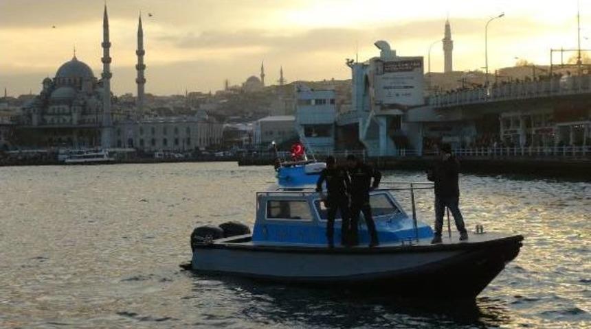 Karak&ouml;y'de Vupurdan Denize Atlayan Bir Kişi Kayboldu