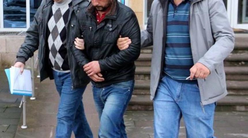 Eşine Hediye Etmek İ&ccedil;in Cep Telefonu Gasp Etti