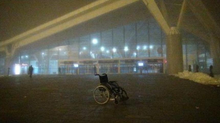 Sis Y&uuml;z&uuml;nden U&ccedil;ak Kars Yerine Erzurum'a İndi