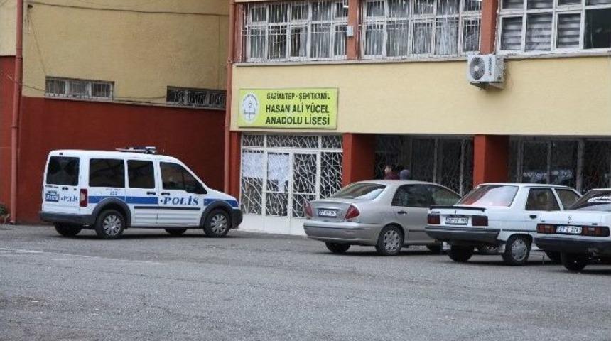 Başkasının Yerine Sınava Girerken Yakalandılar